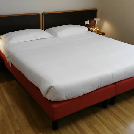 오르나토- 그루포 미니 호텔